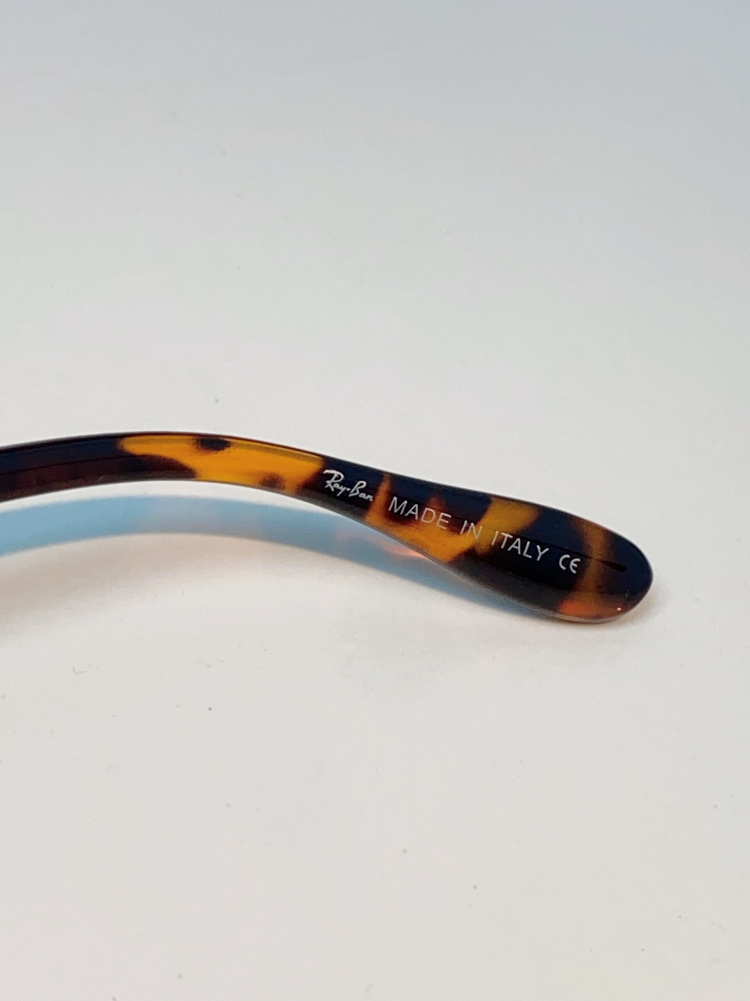 RayBan雷朋 2026新款经典方框 轻量舒适佩戴：镜架重量轻盈，贴合面部曲线设计，久戴不压鼻、不夹耳