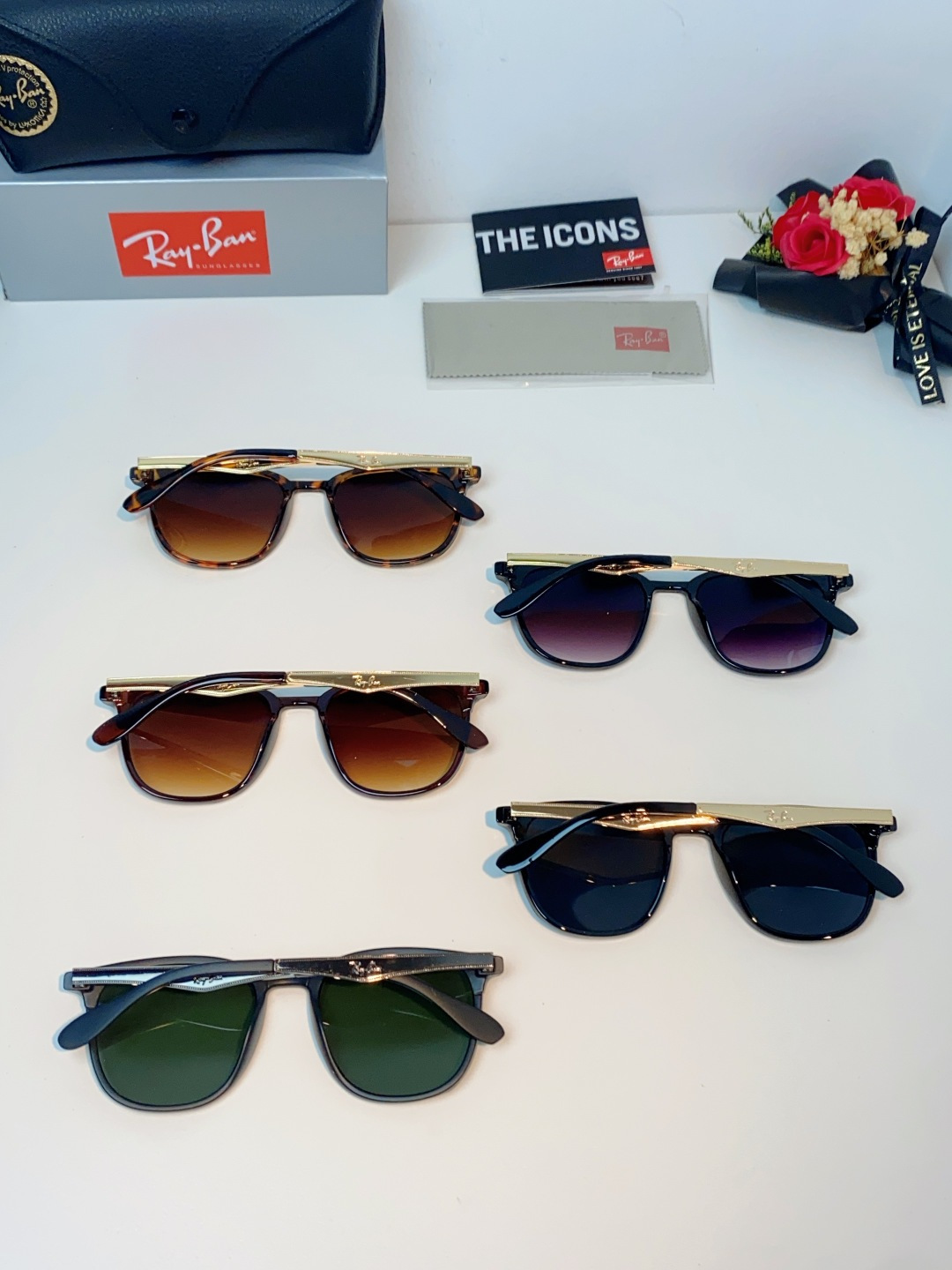 RayBan雷朋 2026新款经典方框 轻量舒适佩戴：镜架重量轻盈，贴合面部曲线设计，久戴不压鼻、不夹耳
