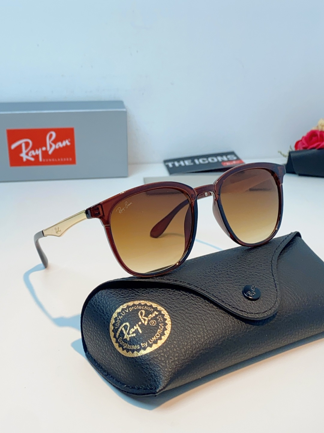 RayBan雷朋 2026新款经典方框 轻量舒适佩戴：镜架重量轻盈，贴合面部曲线设计，久戴不压鼻、不夹耳
