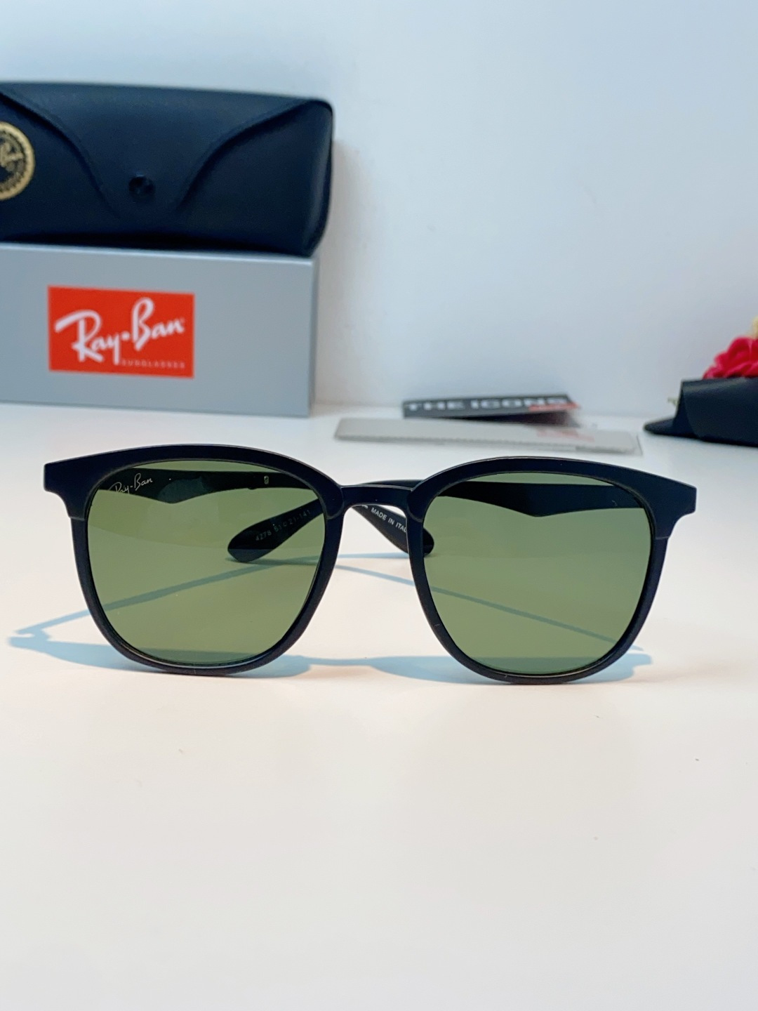 RayBan雷朋 2026新款经典方框 轻量舒适佩戴：镜架重量轻盈，贴合面部曲线设计，久戴不压鼻、不夹耳