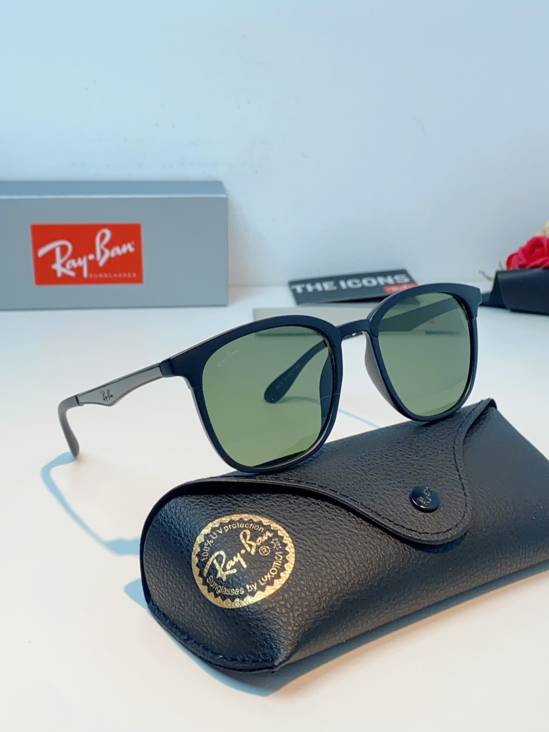 RayBan雷朋 2026新款经典方框 轻量舒适佩戴：镜架重量轻盈，贴合面部曲线设计，久戴不压鼻、不夹耳