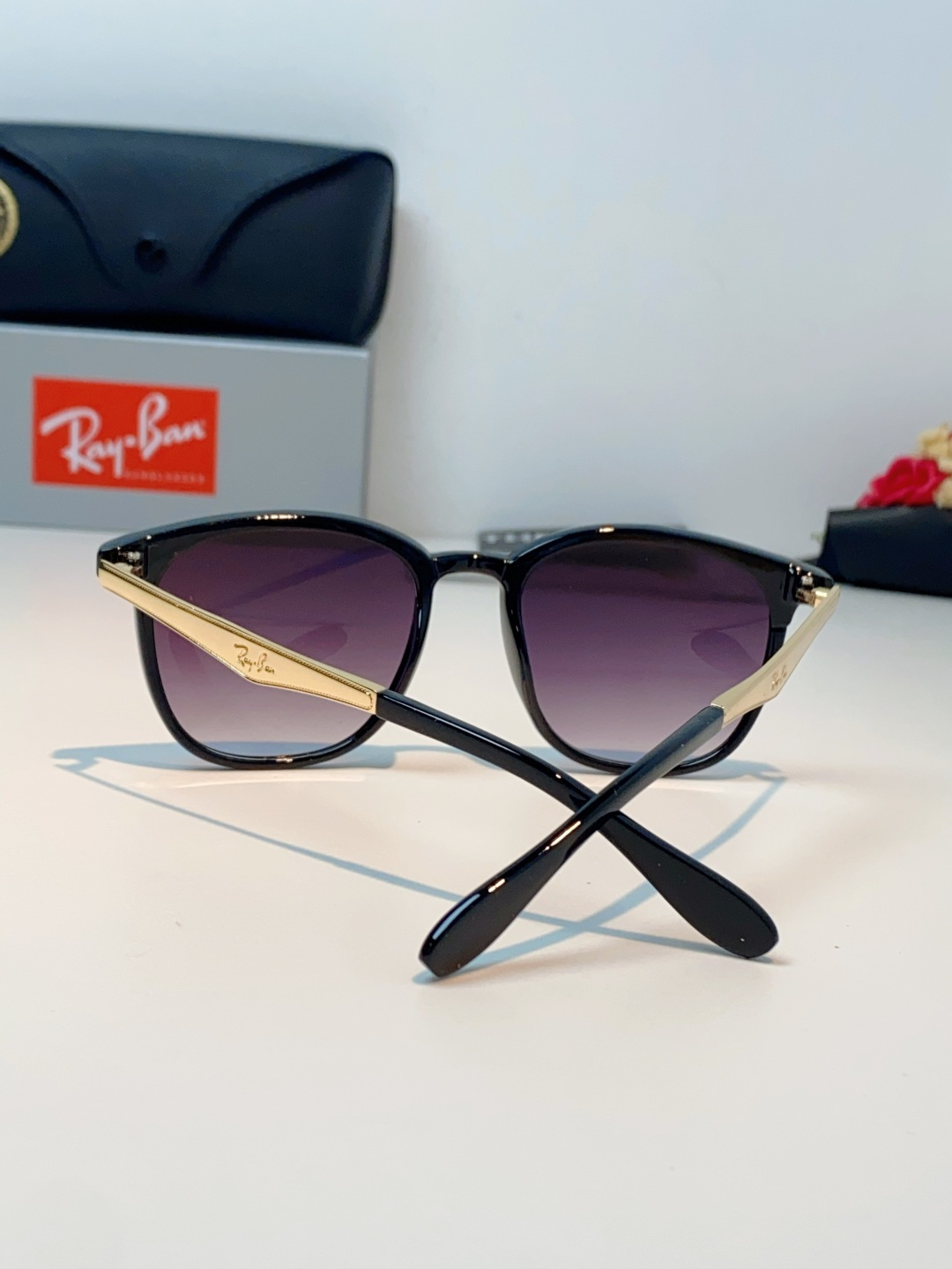 RayBan雷朋 2026新款经典方框 轻量舒适佩戴：镜架重量轻盈，贴合面部曲线设计，久戴不压鼻、不夹耳