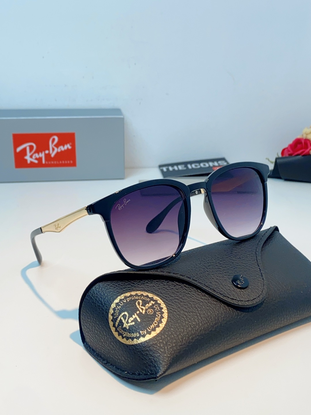 RayBan雷朋 2026新款经典方框 轻量舒适佩戴：镜架重量轻盈，贴合面部曲线设计，久戴不压鼻、不夹耳