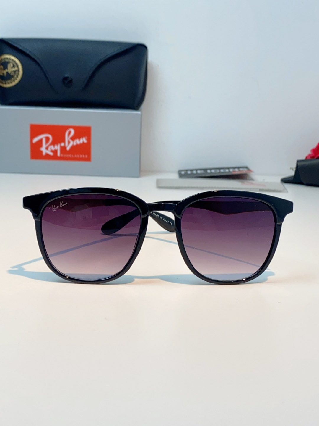 RayBan雷朋 2026新款经典方框 轻量舒适佩戴：镜架重量轻盈，贴合面部曲线设计，久戴不压鼻、不夹耳