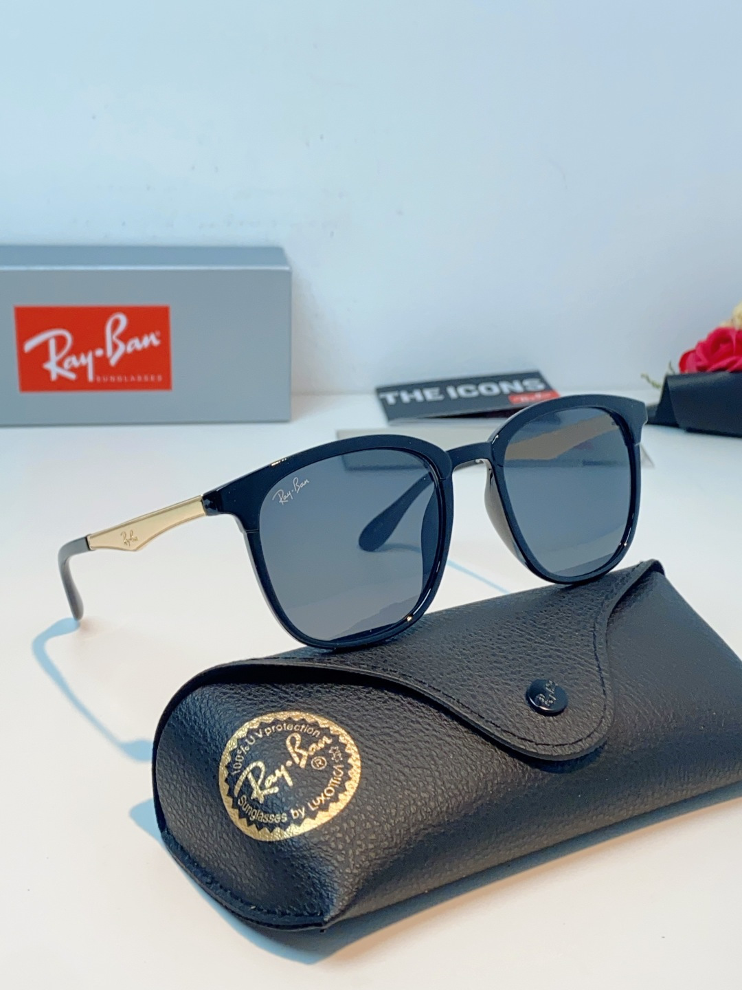 RayBan雷朋 2026新款经典方框 轻量舒适佩戴：镜架重量轻盈，贴合面部曲线设计，久戴不压鼻、不夹耳