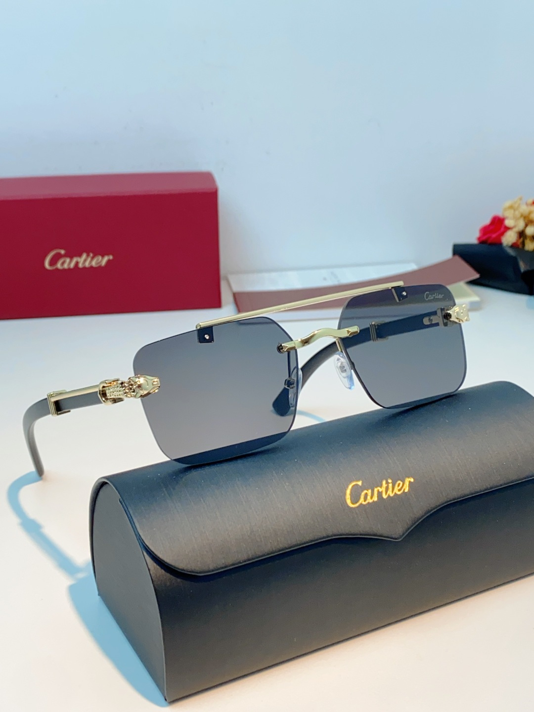 Cartier卡地亚｜猎豹系列无框墨镜✨ 轻奢男士气场神器，经典猎豹图腾，把法式贵族奢华感直接戴在脸上，