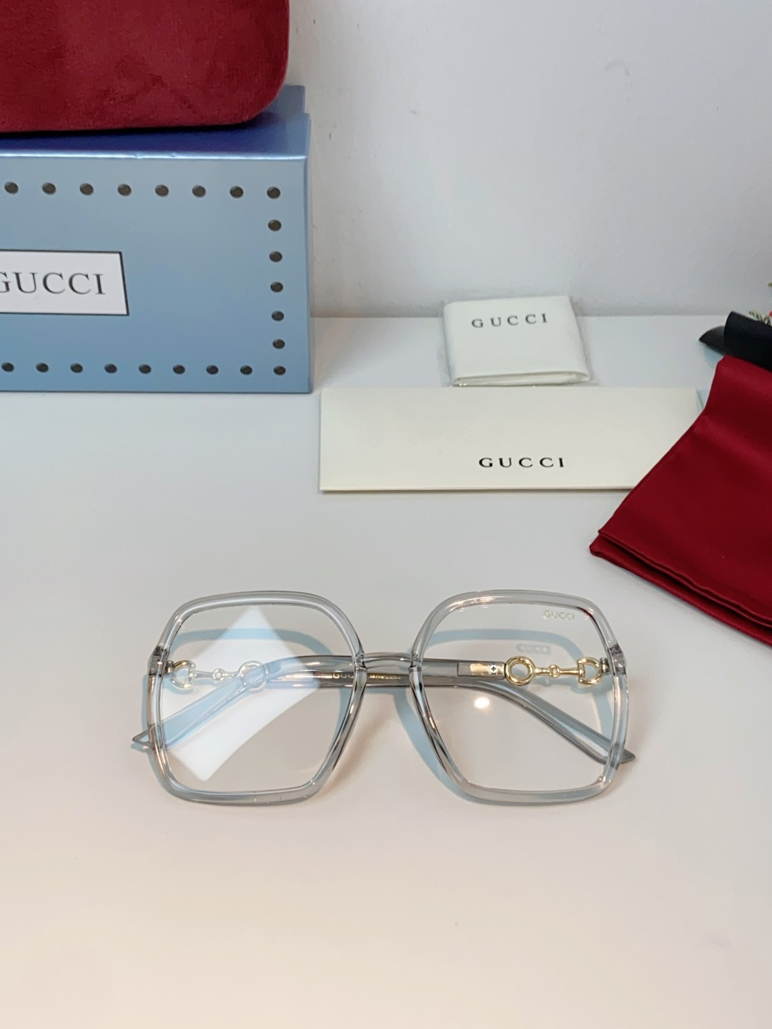 Gucci古奇 ｜经典马衔扣大方框光学镜✨轻奢复古氛围感，日常通勤&穿搭出街都适配▪️经典马衔扣标识，镜