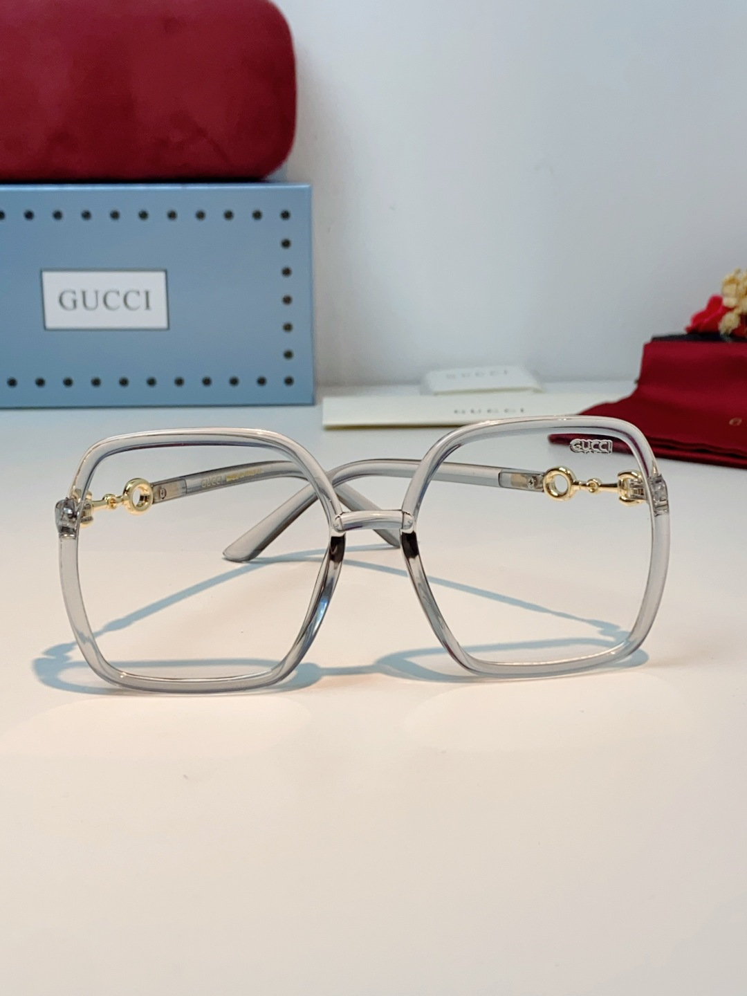 Gucci古奇 ｜经典马衔扣大方框光学镜✨轻奢复古氛围感，日常通勤&穿搭出街都适配▪️经典马衔扣标识，镜