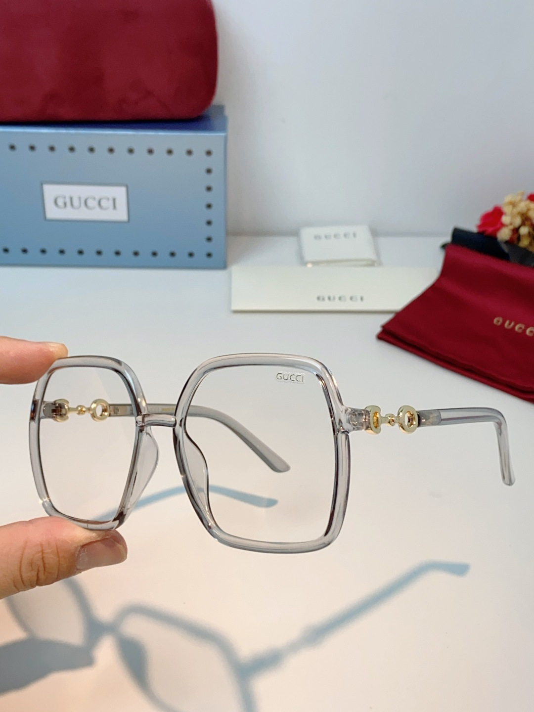 Gucci古奇 ｜经典马衔扣大方框光学镜✨轻奢复古氛围感，日常通勤&穿搭出街都适配▪️经典马衔扣标识，镜