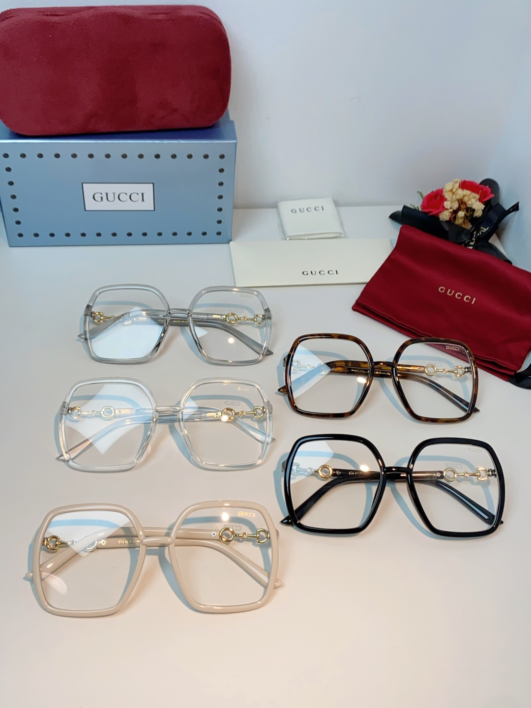 Gucci古奇 ｜经典马衔扣大方框光学镜✨轻奢复古氛围感，日常通勤&穿搭出街都适配▪️经典马衔扣标识，镜