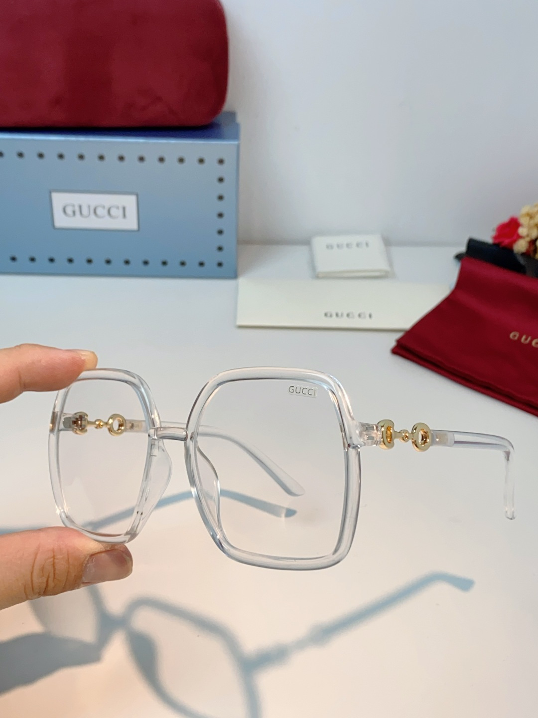 Gucci古奇 ｜经典马衔扣大方框光学镜✨轻奢复古氛围感，日常通勤&穿搭出街都适配▪️经典马衔扣标识，镜