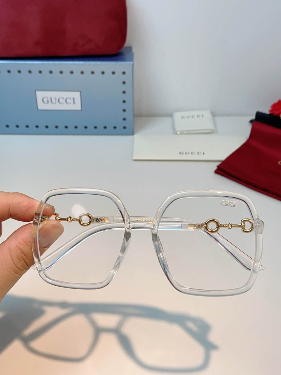 Gucci古奇 ｜经典马衔扣大方框光学镜✨轻奢复古氛围感，日常通勤&穿搭出街都适配▪️经典马衔扣标识，镜