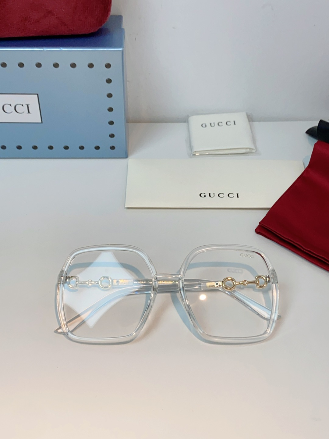 Gucci古奇 ｜经典马衔扣大方框光学镜✨轻奢复古氛围感，日常通勤&穿搭出街都适配▪️经典马衔扣标识，镜