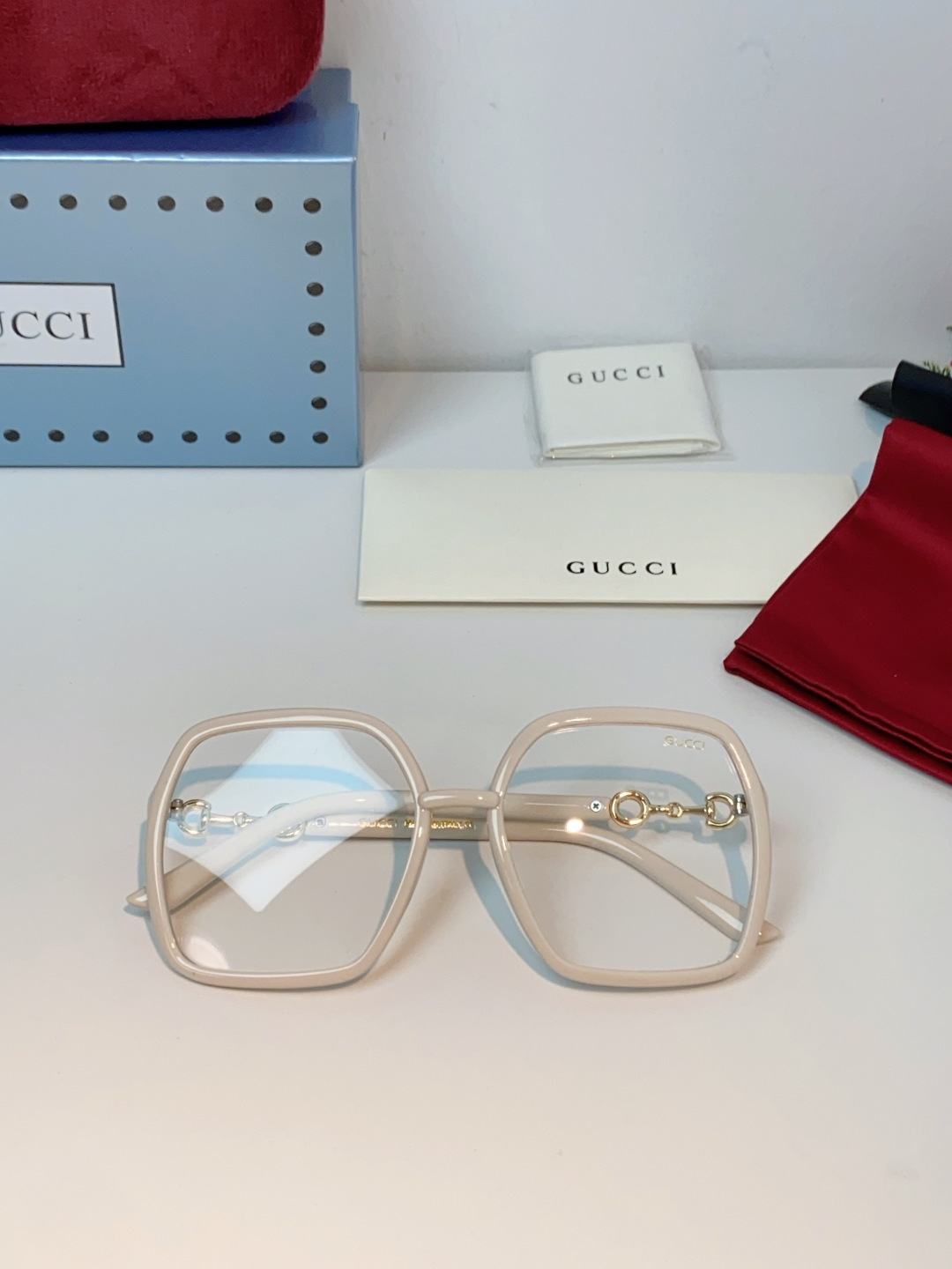 Gucci古奇 ｜经典马衔扣大方框光学镜✨轻奢复古氛围感，日常通勤&穿搭出街都适配▪️经典马衔扣标识，镜