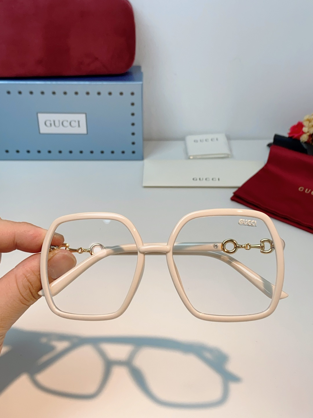 Gucci古奇 ｜经典马衔扣大方框光学镜✨轻奢复古氛围感，日常通勤&穿搭出街都适配▪️经典马衔扣标识，镜