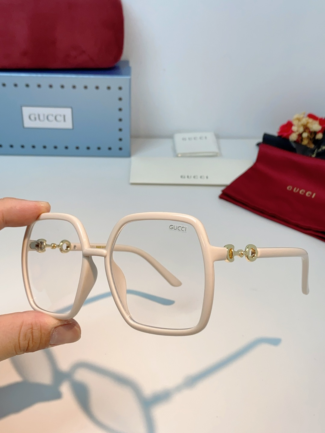 Gucci古奇 ｜经典马衔扣大方框光学镜✨轻奢复古氛围感，日常通勤&穿搭出街都适配▪️经典马衔扣标识，镜