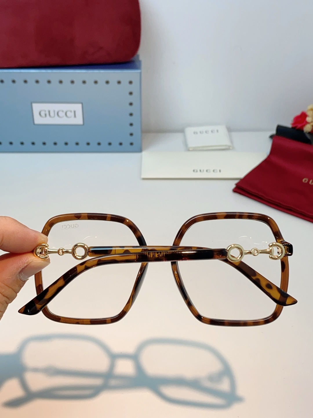 Gucci古奇 ｜经典马衔扣大方框光学镜✨轻奢复古氛围感，日常通勤&穿搭出街都适配▪️经典马衔扣标识，镜