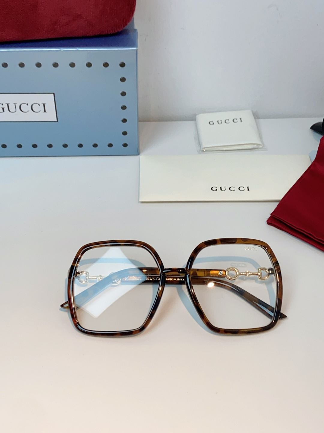 Gucci古奇 ｜经典马衔扣大方框光学镜✨轻奢复古氛围感，日常通勤&穿搭出街都适配▪️经典马衔扣标识，镜
