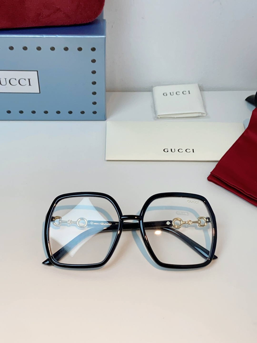 Gucci古奇 ｜经典马衔扣大方框光学镜✨轻奢复古氛围感，日常通勤&穿搭出街都适配▪️经典马衔扣标识，镜