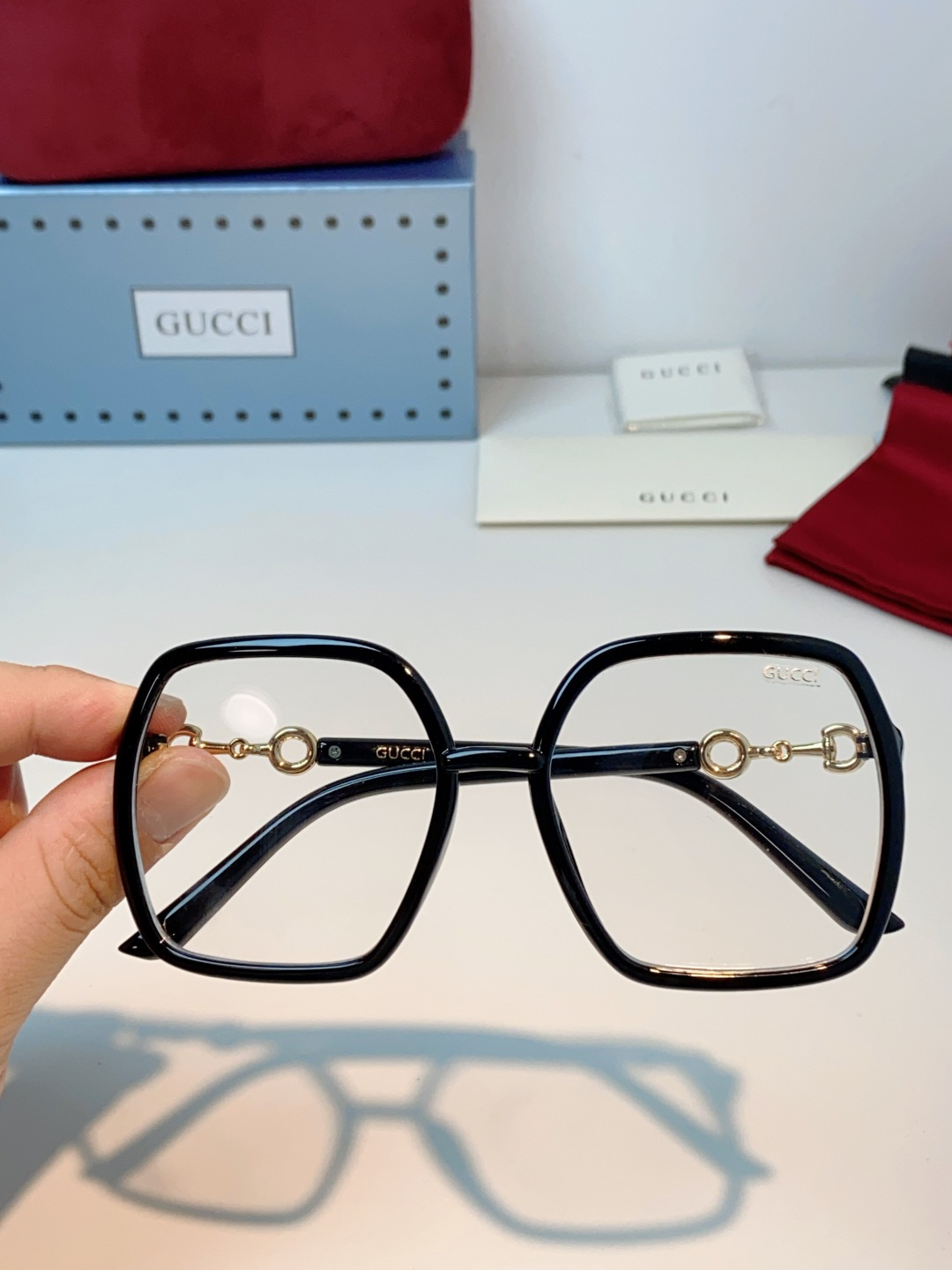 Gucci古奇 ｜经典马衔扣大方框光学镜✨轻奢复古氛围感，日常通勤&穿搭出街都适配▪️经典马衔扣标识，镜
