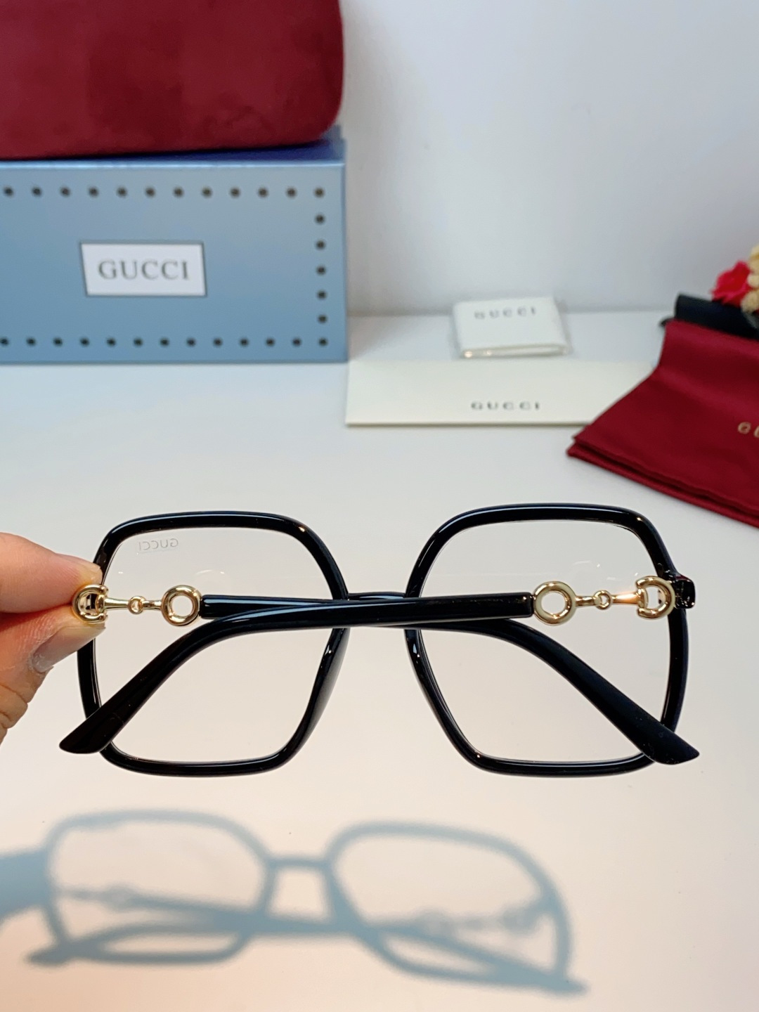 Gucci古奇 ｜经典马衔扣大方框光学镜✨轻奢复古氛围感，日常通勤&穿搭出街都适配▪️经典马衔扣标识，镜