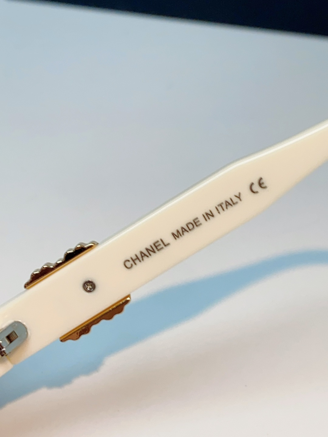 Chanel无框渐变墨镜｜温柔千金氛围感天花板，无框大切边设计，轻盈通透不压鼻，上脸修饰脸型超绝，柔和放