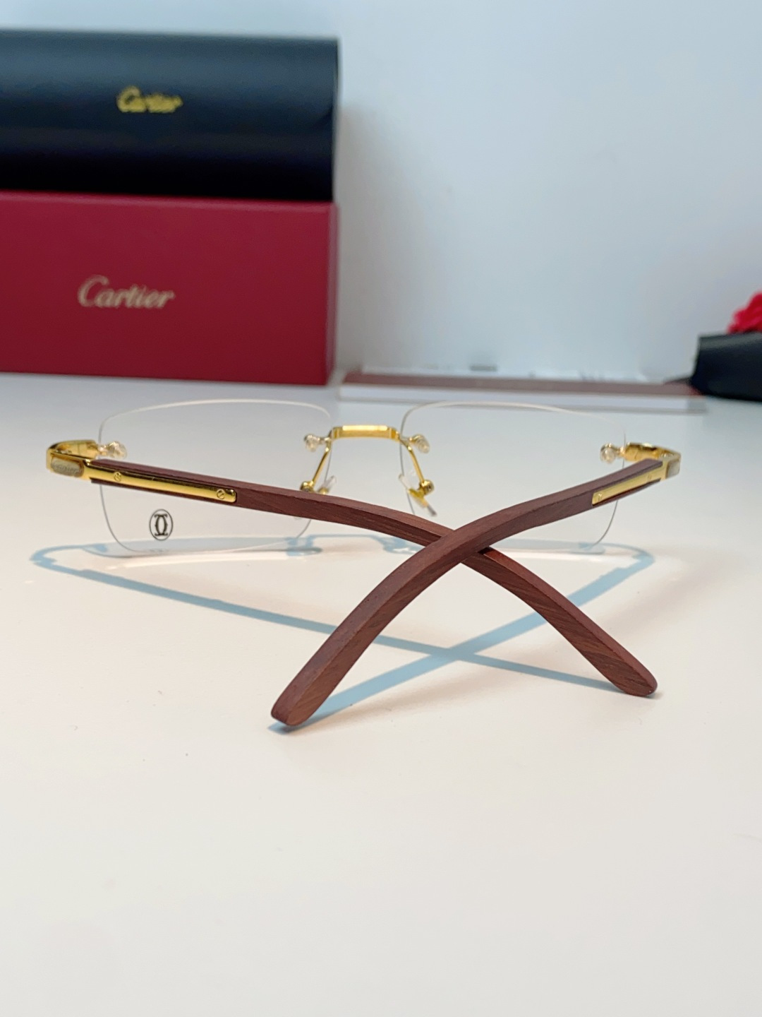 Cartier卡地亚｜轻奢无框商务男女墨镜，无框切边高级设计，利落极简线条，弱化镜框厚重感，上脸轻盈不压