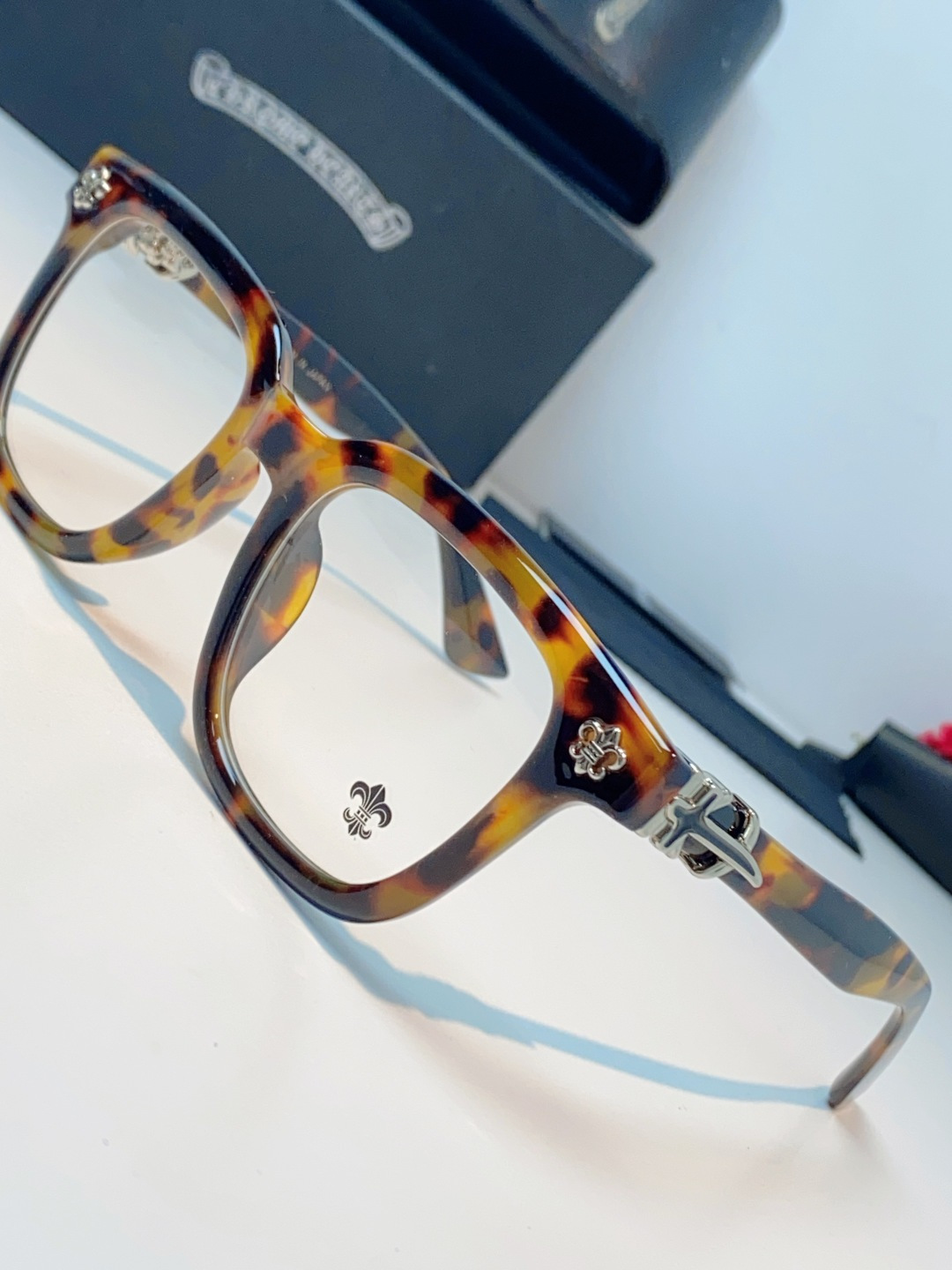 Chrome Hearts克罗心｜美式复古方框墨镜，经典粗框方正版型，修饰脸型超到位，方圆脸、长脸轻松驾