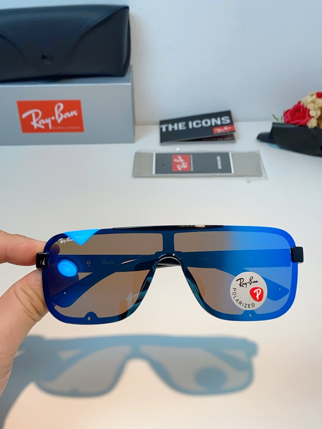 RayBan雷朋 2026新款飞行员式偏光墨镜以雷朋标志性的潮流基因，打造这副兼具型格与实力的太阳镜。一