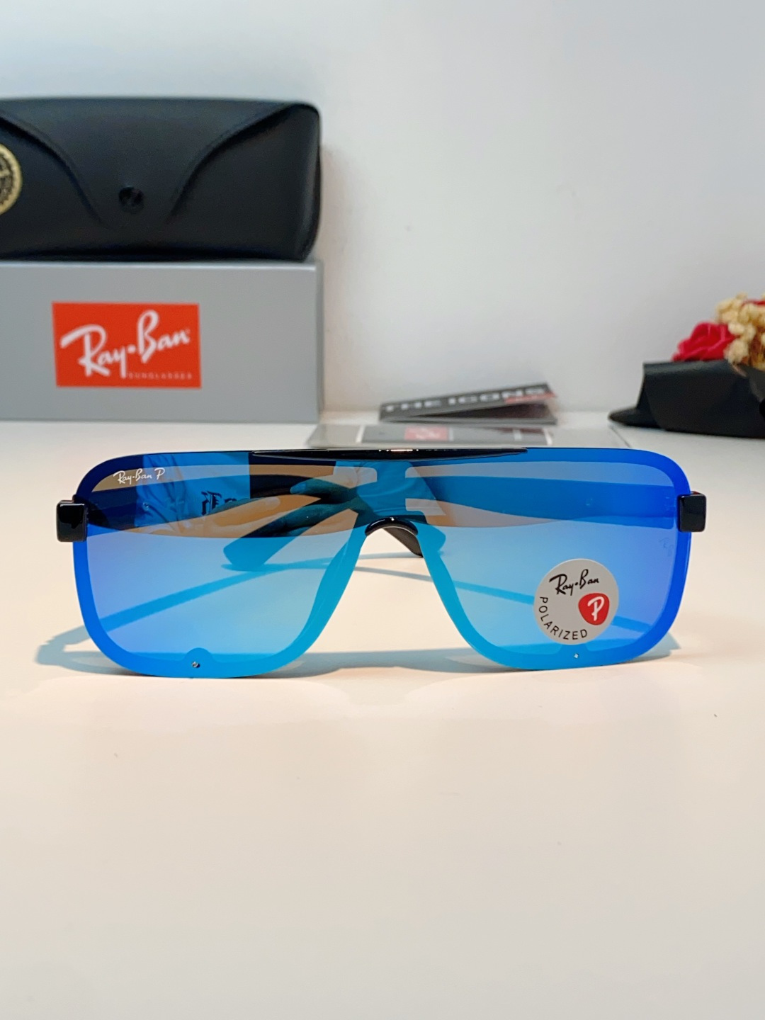 RayBan雷朋 2026新款飞行员式偏光墨镜以雷朋标志性的潮流基因，打造这副兼具型格与实力的太阳镜。一