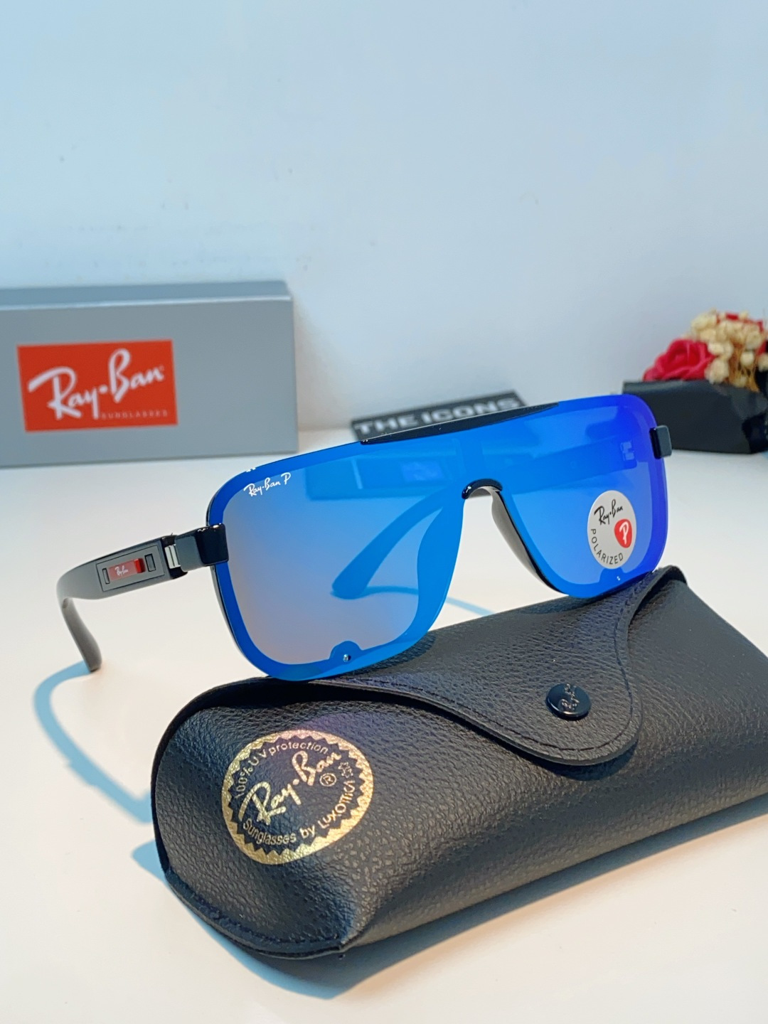 RayBan雷朋 2026新款飞行员式偏光墨镜以雷朋标志性的潮流基因，打造这副兼具型格与实力的太阳镜。一