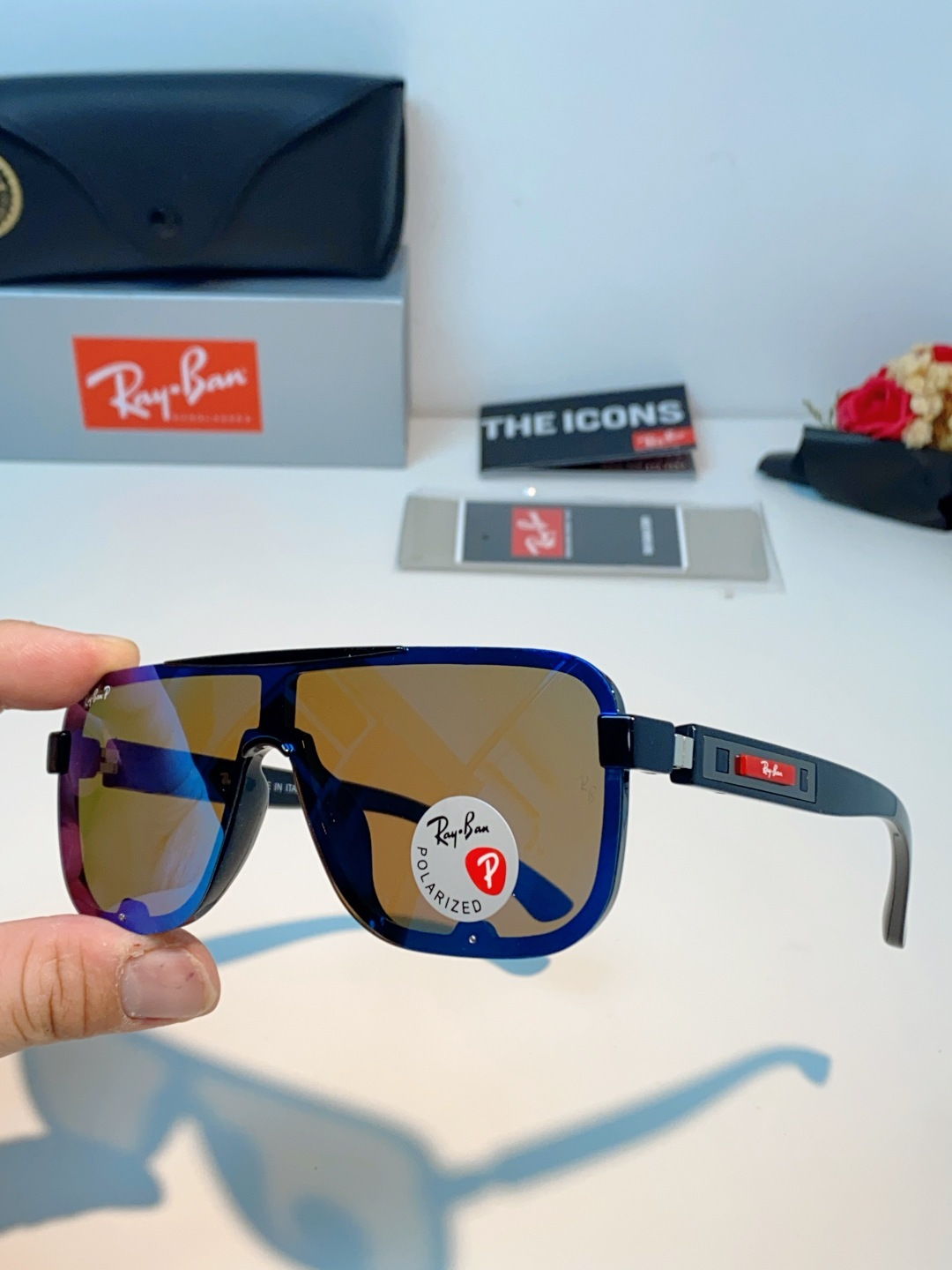 RayBan雷朋 2026新款飞行员式偏光墨镜以雷朋标志性的潮流基因，打造这副兼具型格与实力的太阳镜。一