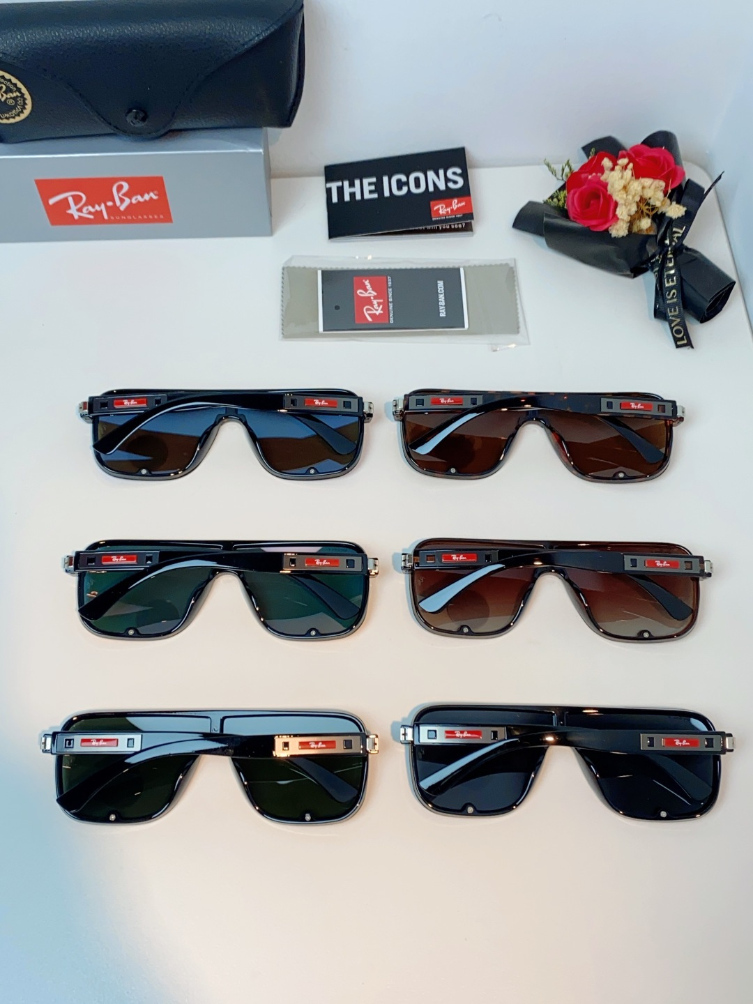 RayBan雷朋 2026新款飞行员式偏光墨镜以雷朋标志性的潮流基因，打造这副兼具型格与实力的太阳镜。一
