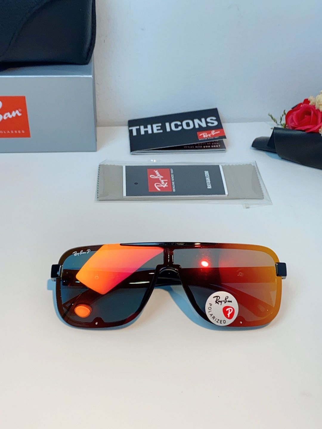 RayBan雷朋 2026新款飞行员式偏光墨镜以雷朋标志性的潮流基因，打造这副兼具型格与实力的太阳镜。一
