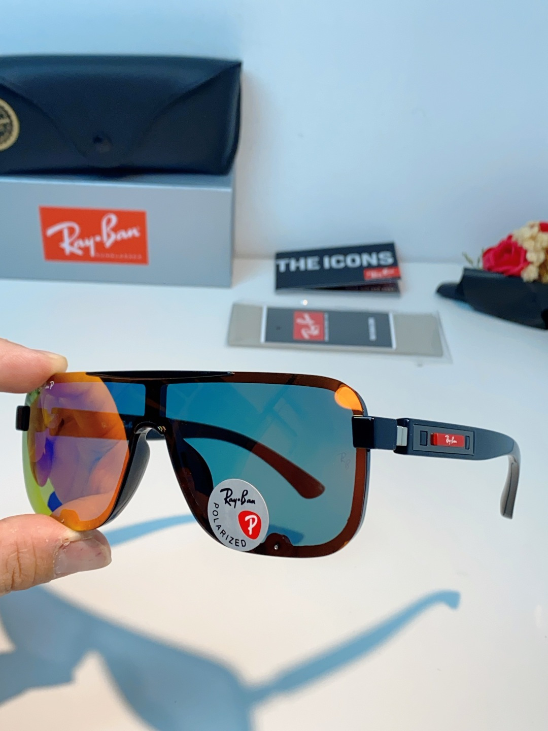 RayBan雷朋 2026新款飞行员式偏光墨镜以雷朋标志性的潮流基因，打造这副兼具型格与实力的太阳镜。一