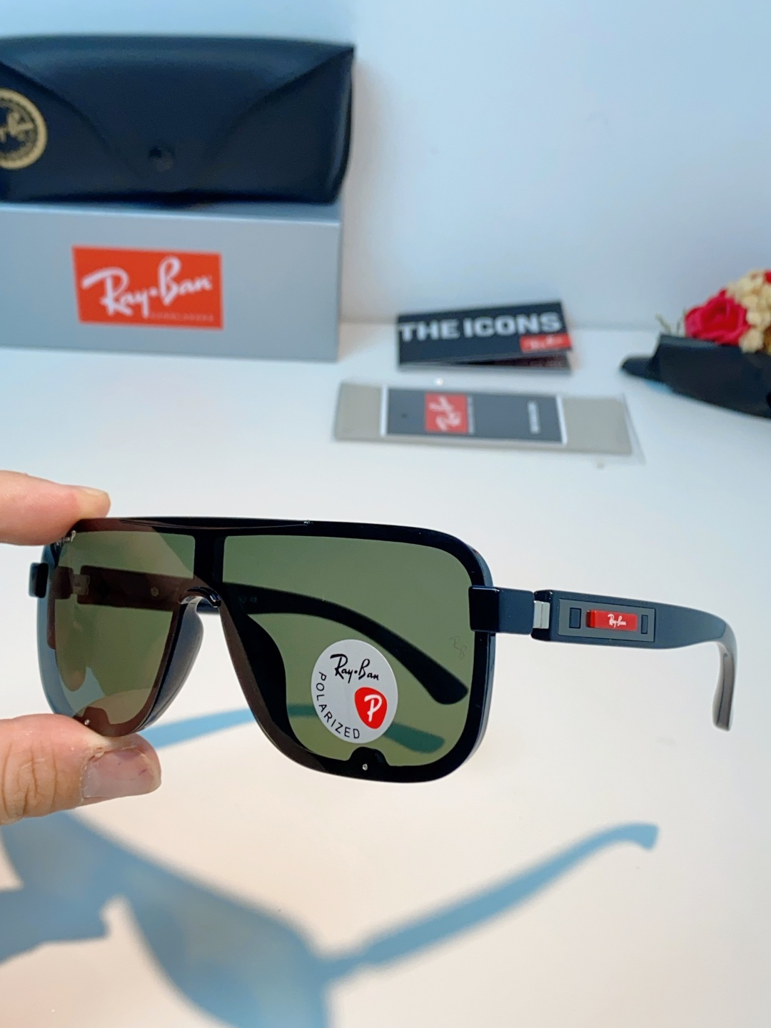 RayBan雷朋 2026新款飞行员式偏光墨镜以雷朋标志性的潮流基因，打造这副兼具型格与实力的太阳镜。一