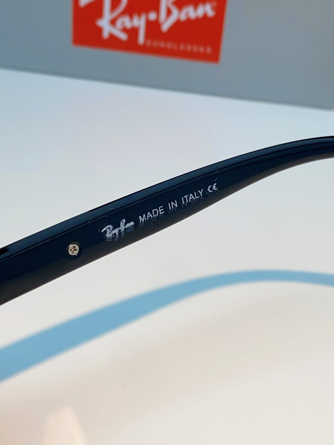 RayBan雷朋 2026新款飞行员式偏光墨镜以雷朋标志性的潮流基因，打造这副兼具型格与实力的太阳镜。一