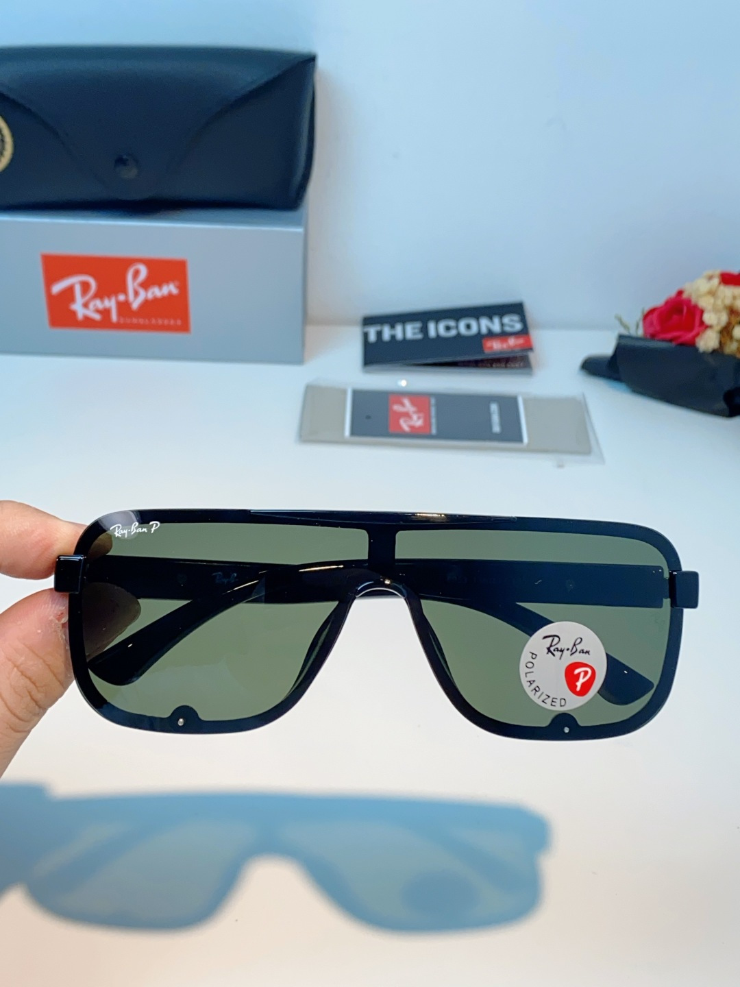 RayBan雷朋 2026新款飞行员式偏光墨镜以雷朋标志性的潮流基因，打造这副兼具型格与实力的太阳镜。一