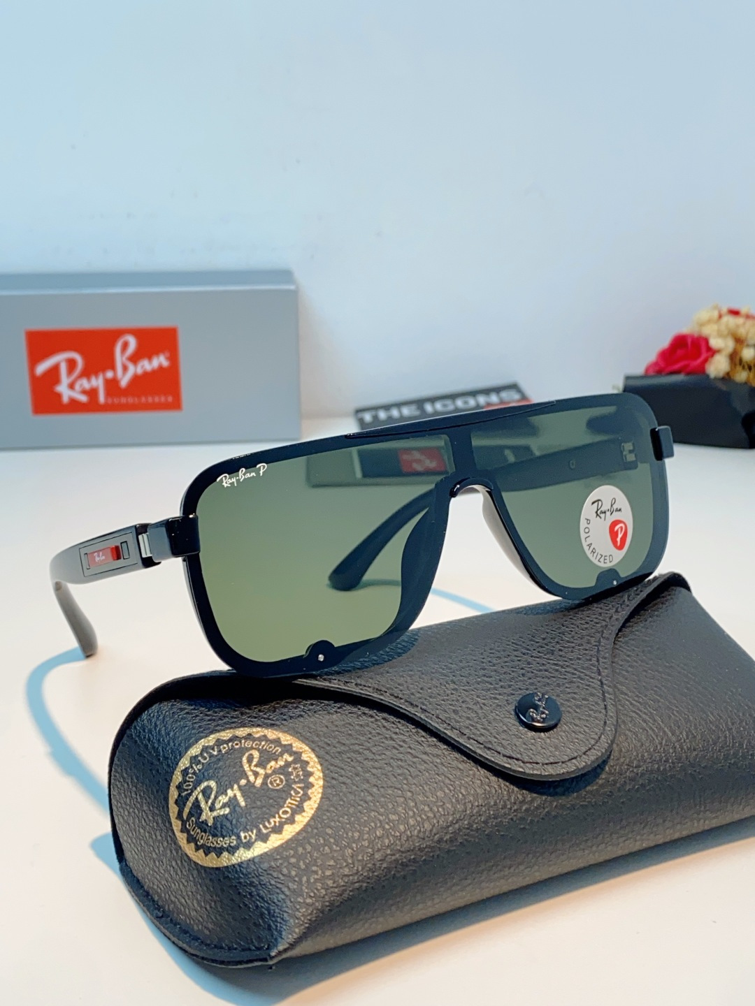 RayBan雷朋 2026新款飞行员式偏光墨镜以雷朋标志性的潮流基因，打造这副兼具型格与实力的太阳镜。一