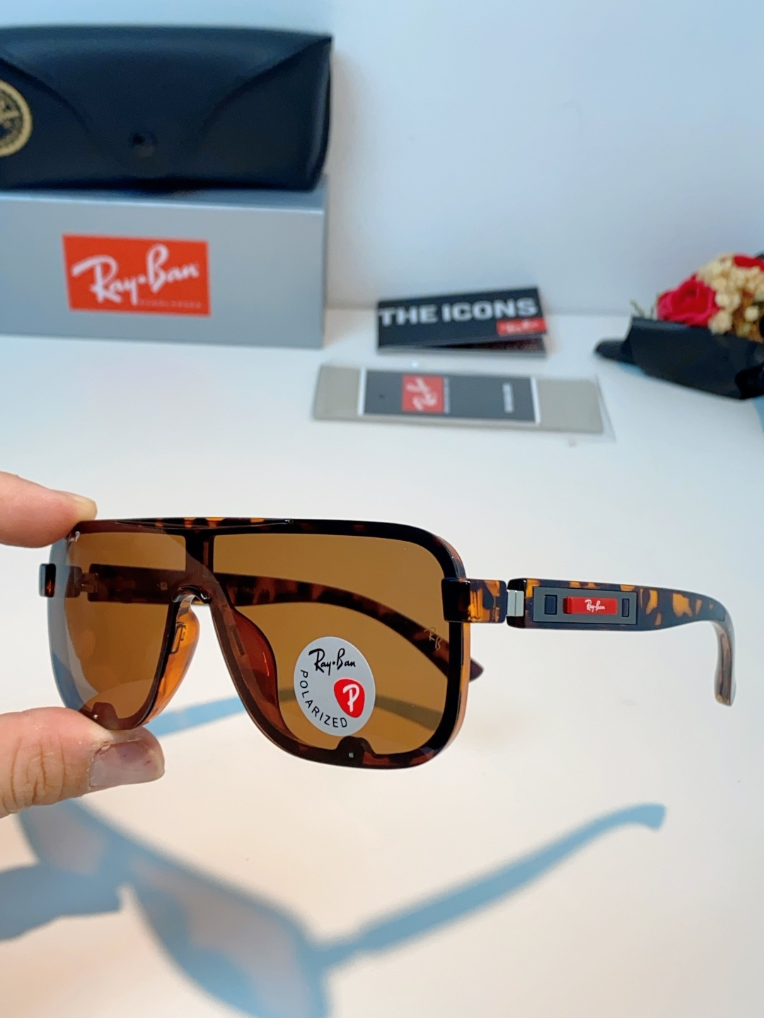 RayBan雷朋 2026新款飞行员式偏光墨镜以雷朋标志性的潮流基因，打造这副兼具型格与实力的太阳镜。一