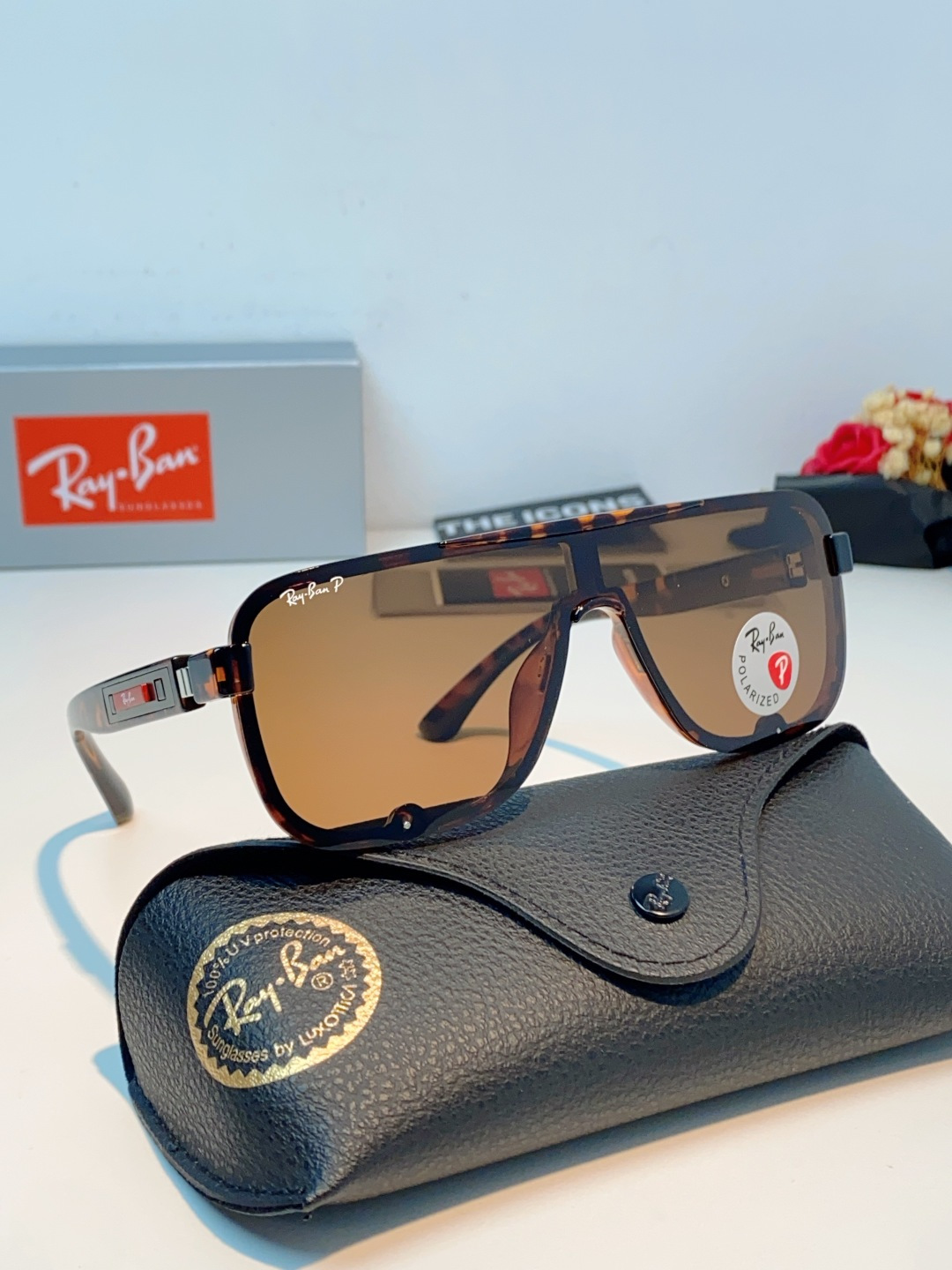 RayBan雷朋 2026新款飞行员式偏光墨镜以雷朋标志性的潮流基因，打造这副兼具型格与实力的太阳镜。一