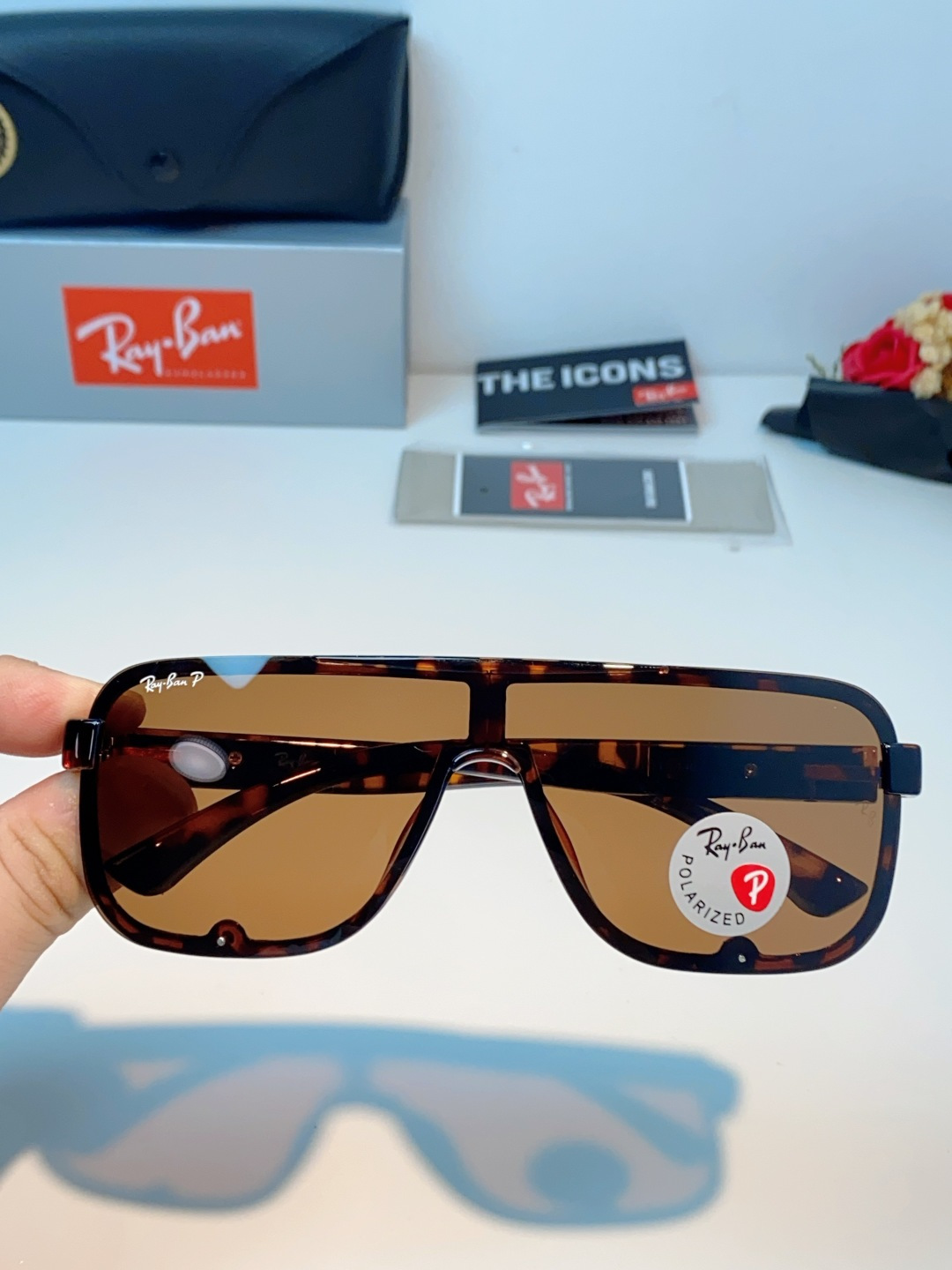 RayBan雷朋 2026新款飞行员式偏光墨镜以雷朋标志性的潮流基因，打造这副兼具型格与实力的太阳镜。一