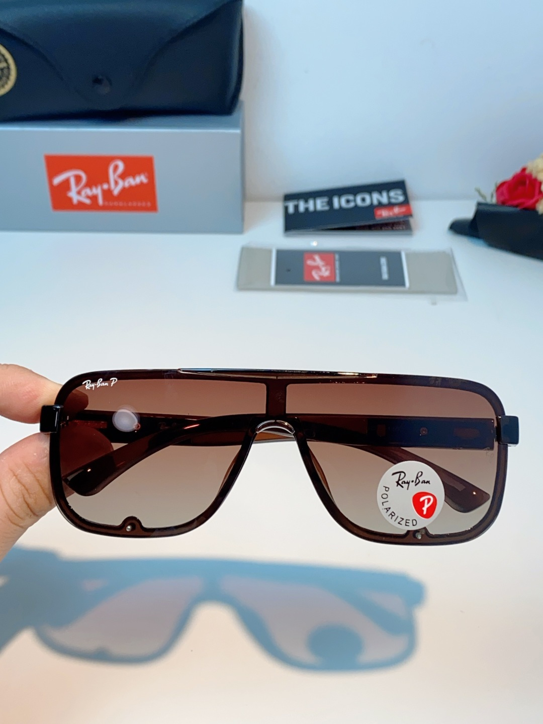RayBan雷朋 2026新款飞行员式偏光墨镜以雷朋标志性的潮流基因，打造这副兼具型格与实力的太阳镜。一