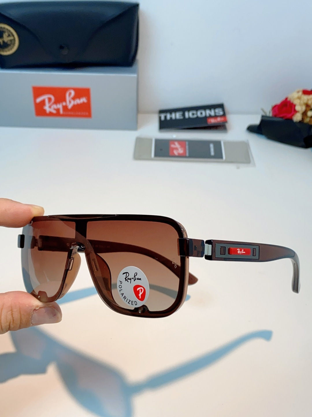RayBan雷朋 2026新款飞行员式偏光墨镜以雷朋标志性的潮流基因，打造这副兼具型格与实力的太阳镜。一