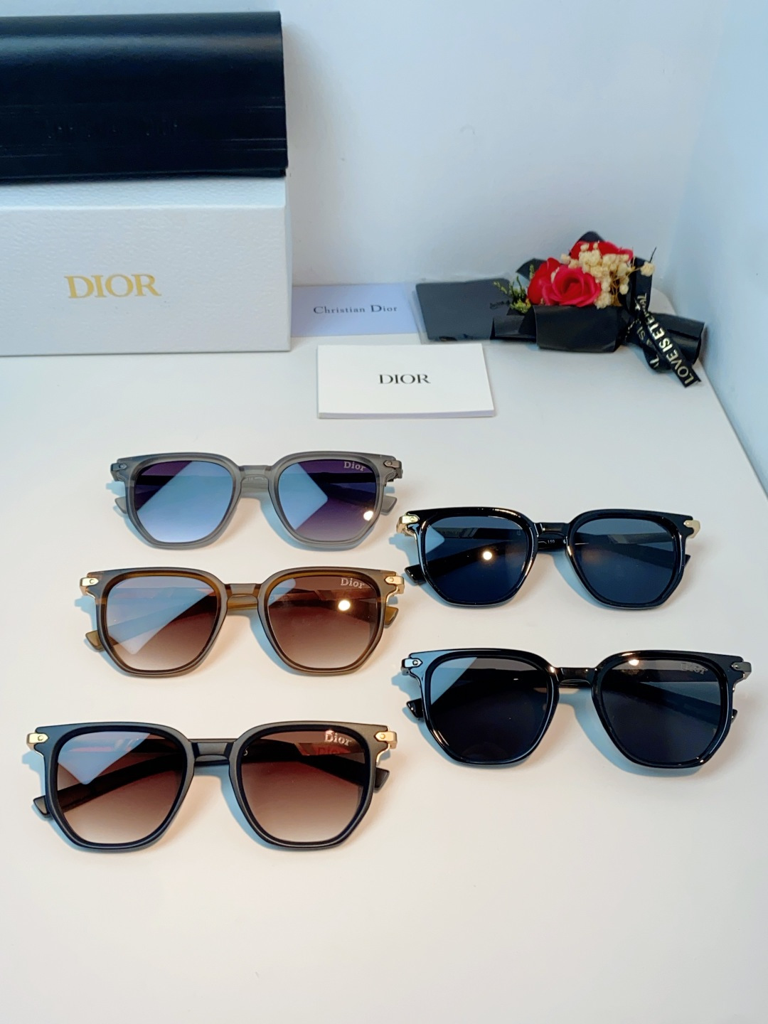 Dior迪奥  新款方形墨镜 | 都市轻熟风质感之选，利落廓形，低调的法式精致，经典的方形镜框，线条利落