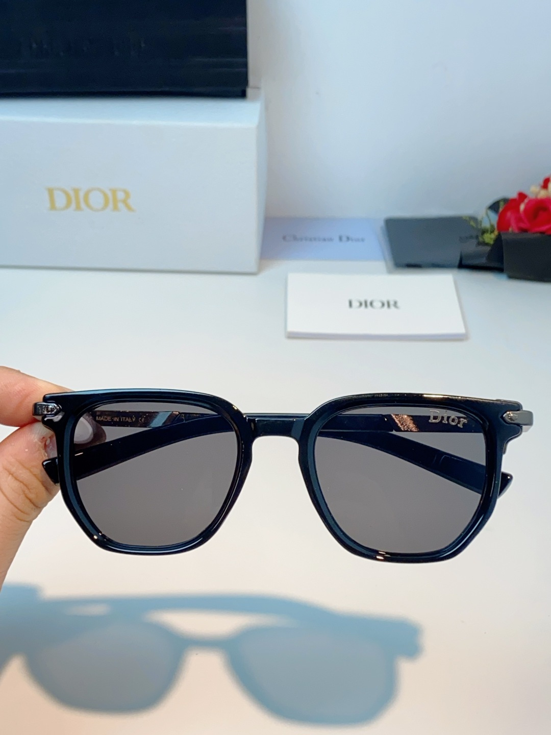 Dior迪奥  新款方形墨镜 | 都市轻熟风质感之选，利落廓形，低调的法式精致，经典的方形镜框，线条利落