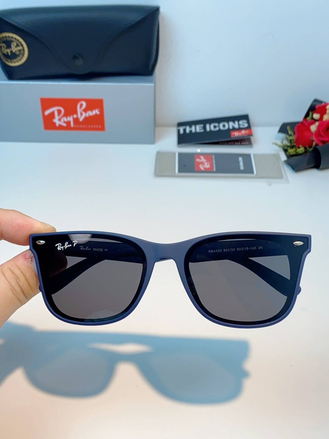 RayBan雷朋｜经典徒步旅行者系列墨镜｜永不过时的复古，✅ 经典韦福方形镜框专业偏光镜片，有效阻隔紫外
