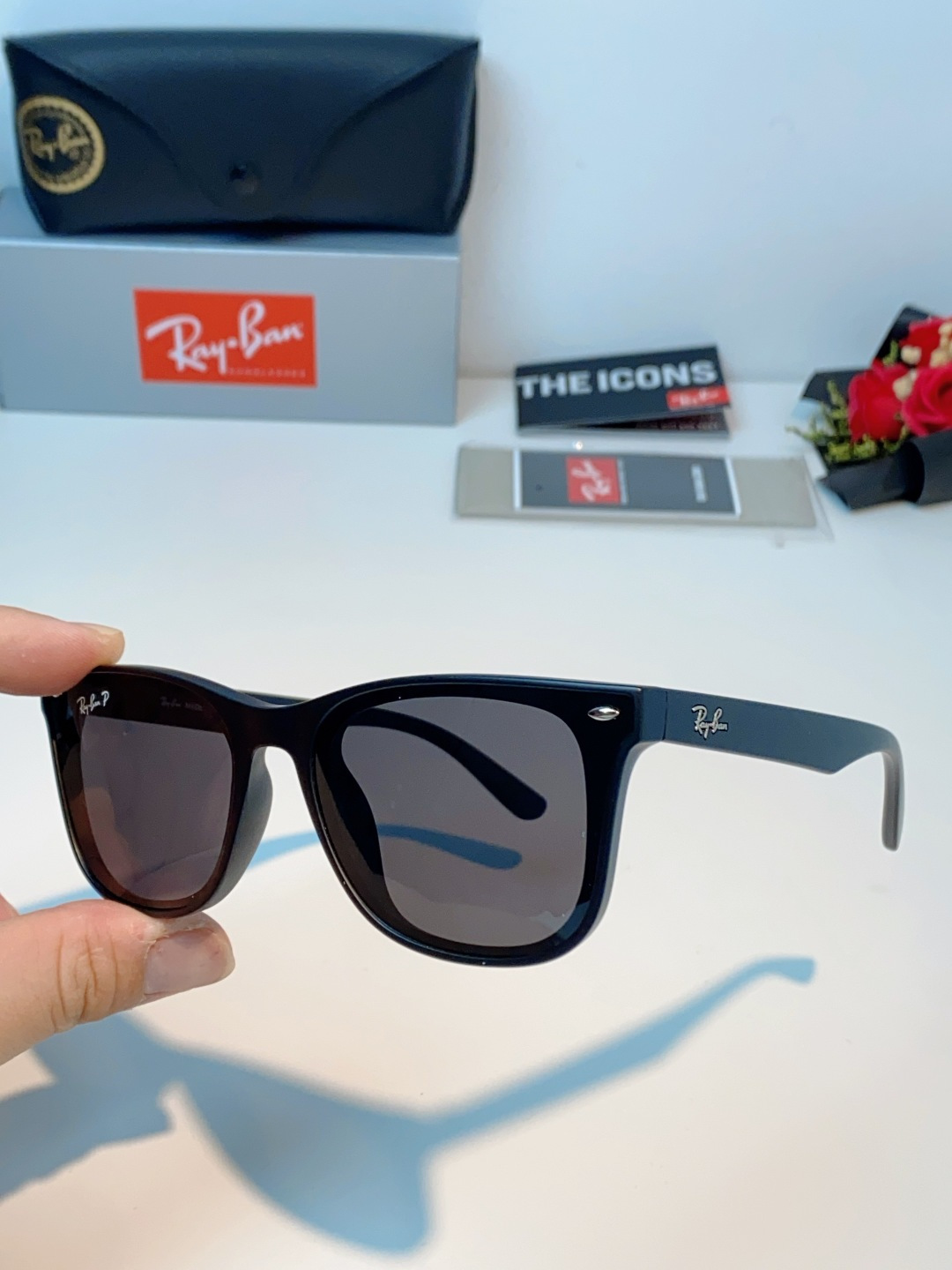 RayBan雷朋｜经典徒步旅行者系列墨镜｜永不过时的复古，✅ 经典韦福方形镜框专业偏光镜片，有效阻隔紫外