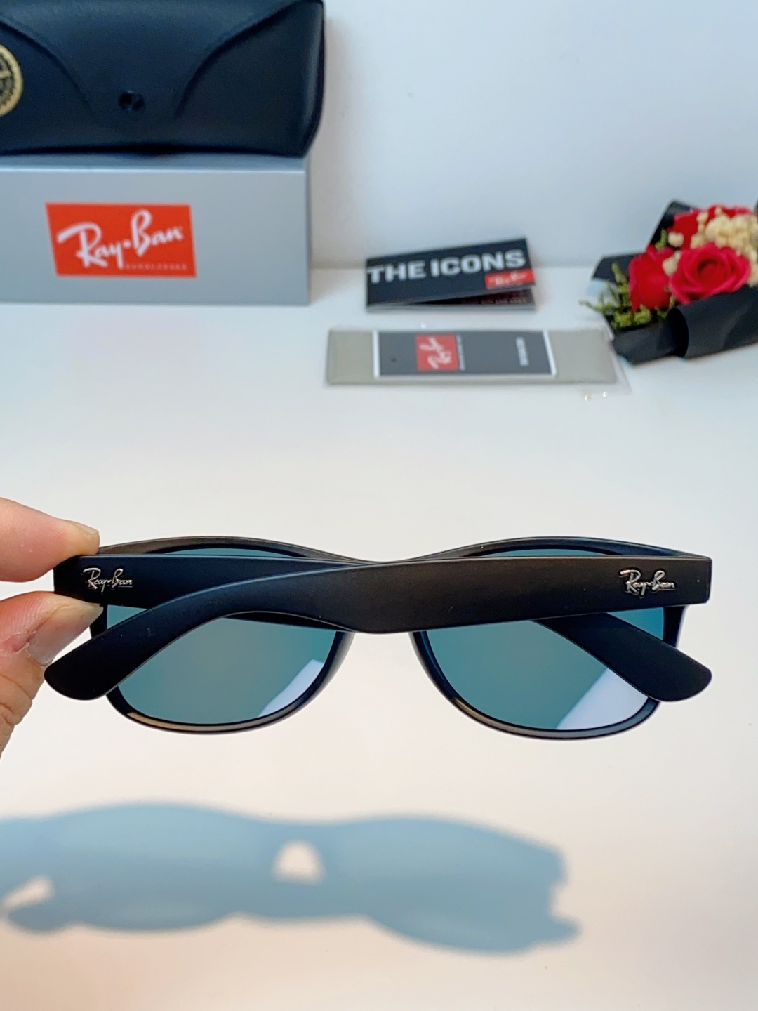 雷朋Ray‑Ban｜经典旅人系列墨镜，经典Wayfarer方框版型，万年不过时，不挑脸型不挑性别，男女同