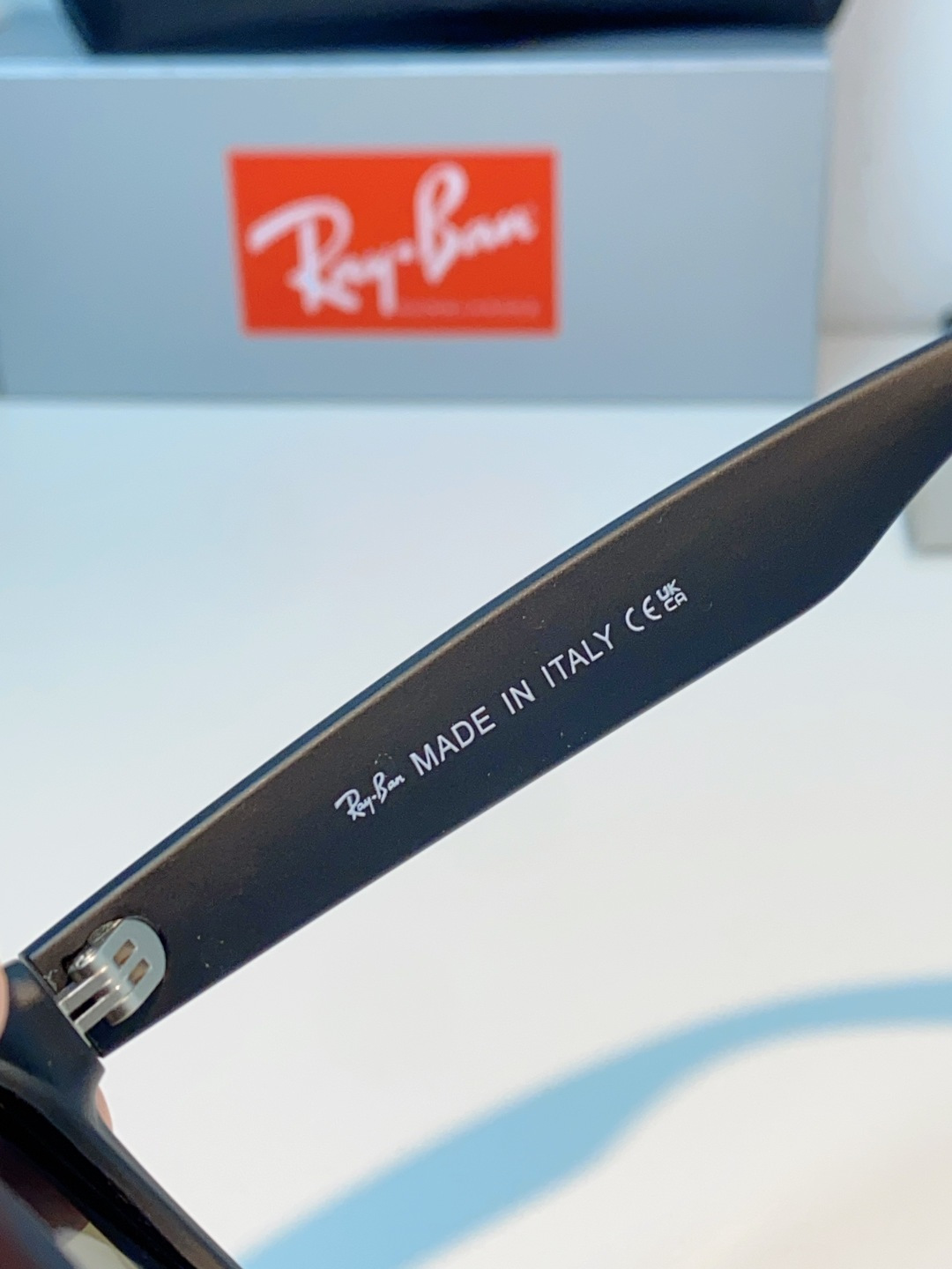 雷朋Ray‑Ban｜经典旅人系列墨镜，经典Wayfarer方框版型，万年不过时，不挑脸型不挑性别，男女同